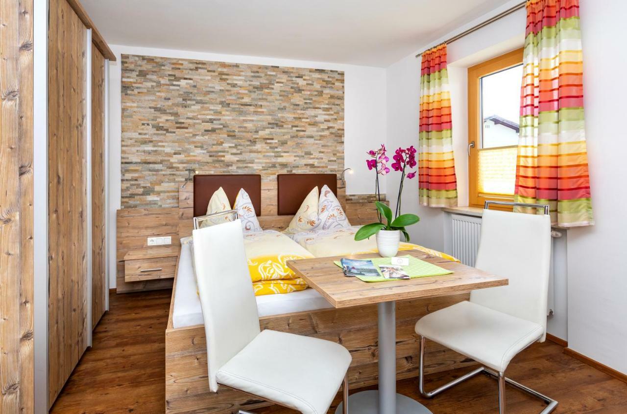Appartement Pension Albert Zell am See Bagian luar foto