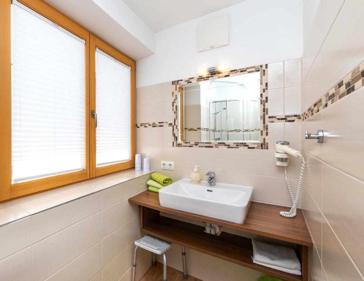 Appartement Pension Albert Zell am See Bagian luar foto