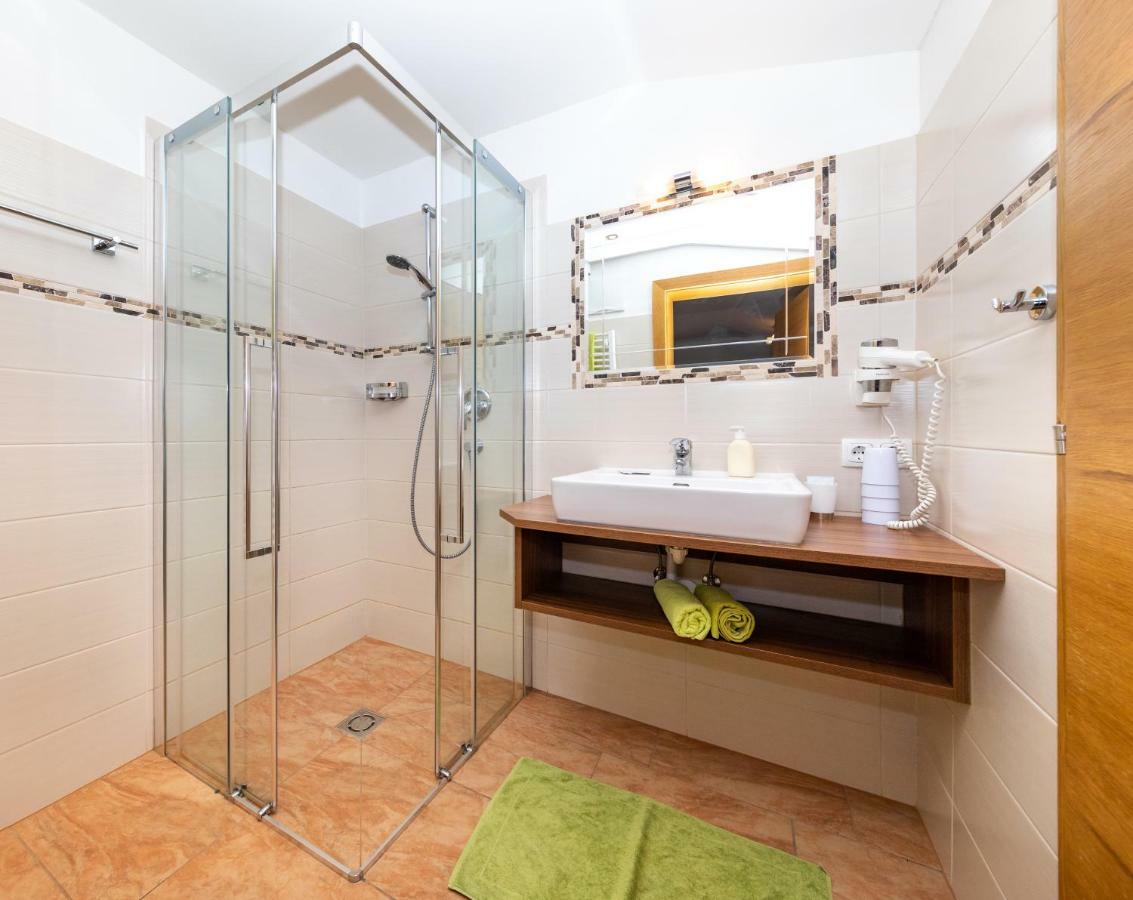 Appartement Pension Albert Zell am See Bagian luar foto