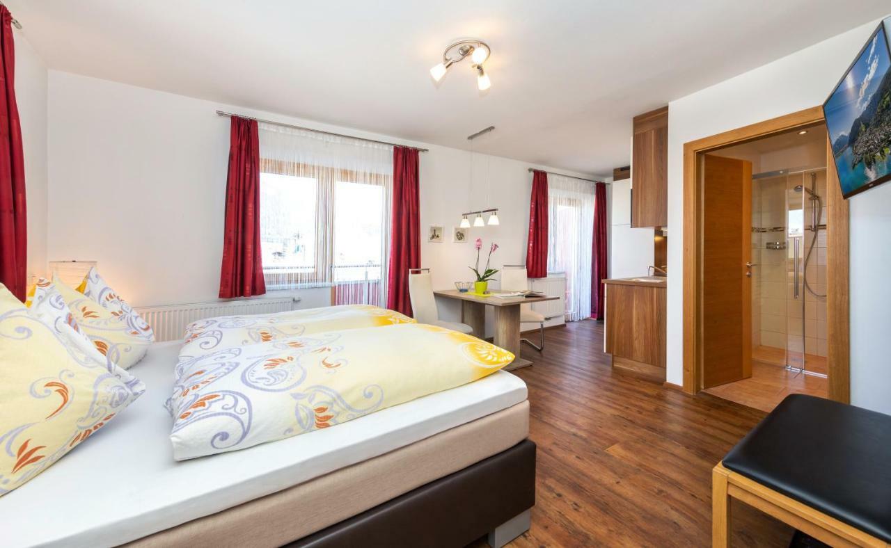 Appartement Pension Albert Zell am See Bagian luar foto