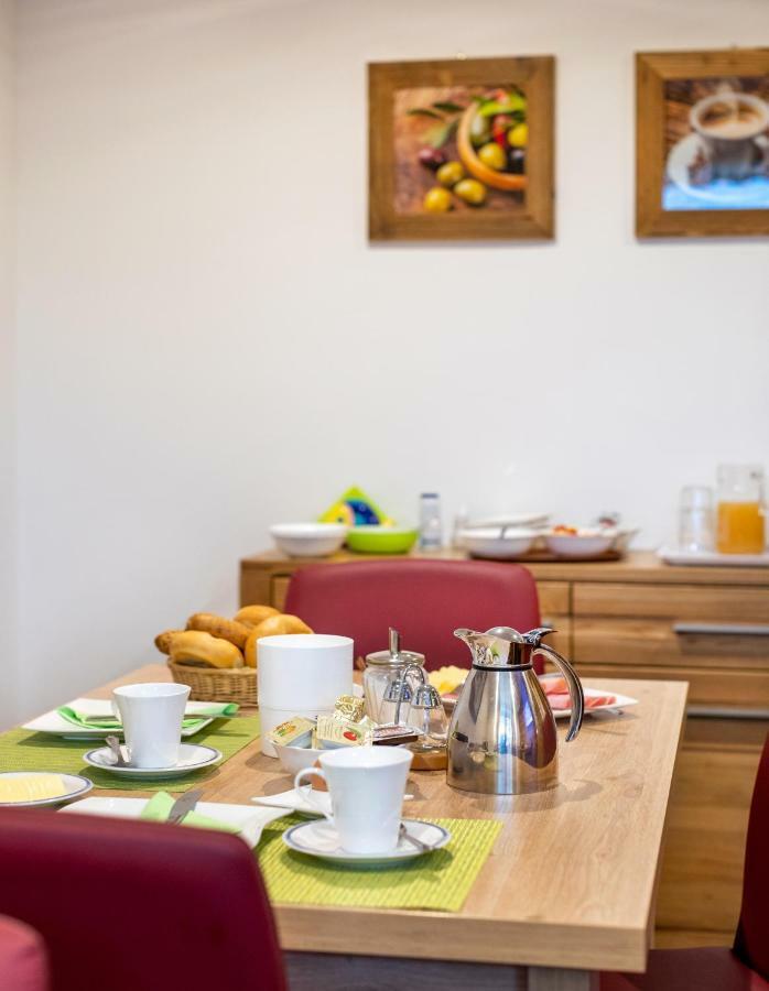 Appartement Pension Albert Zell am See Bagian luar foto